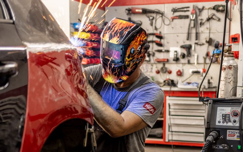 Limarski radovi i ispravljanje karoserije posle sudara - Auto Paint Centar