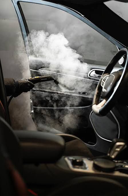 Sveže ofarbani i polirani deo